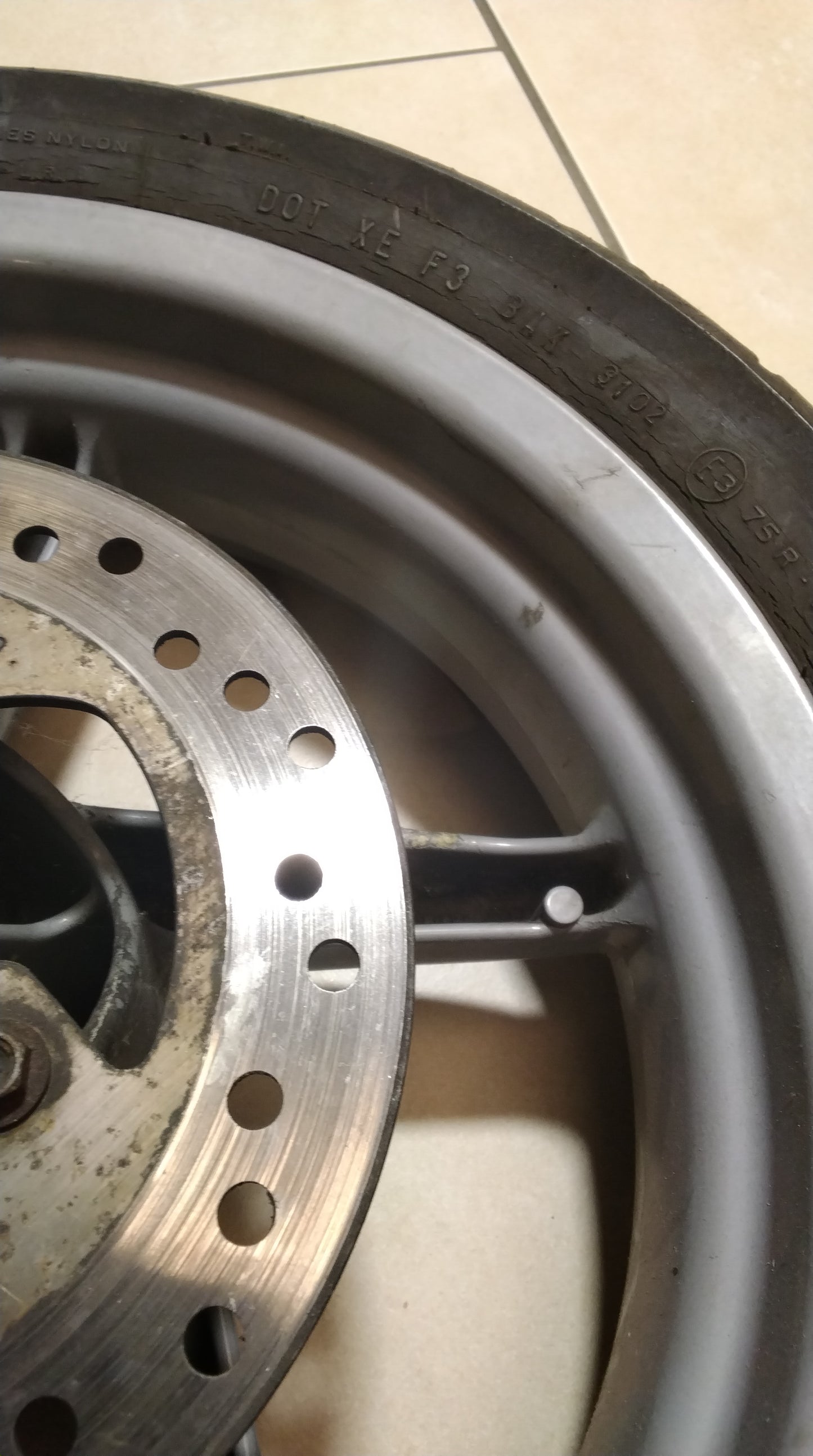 Aprilia sr 50 Felge vorne mit Bremsscheibe