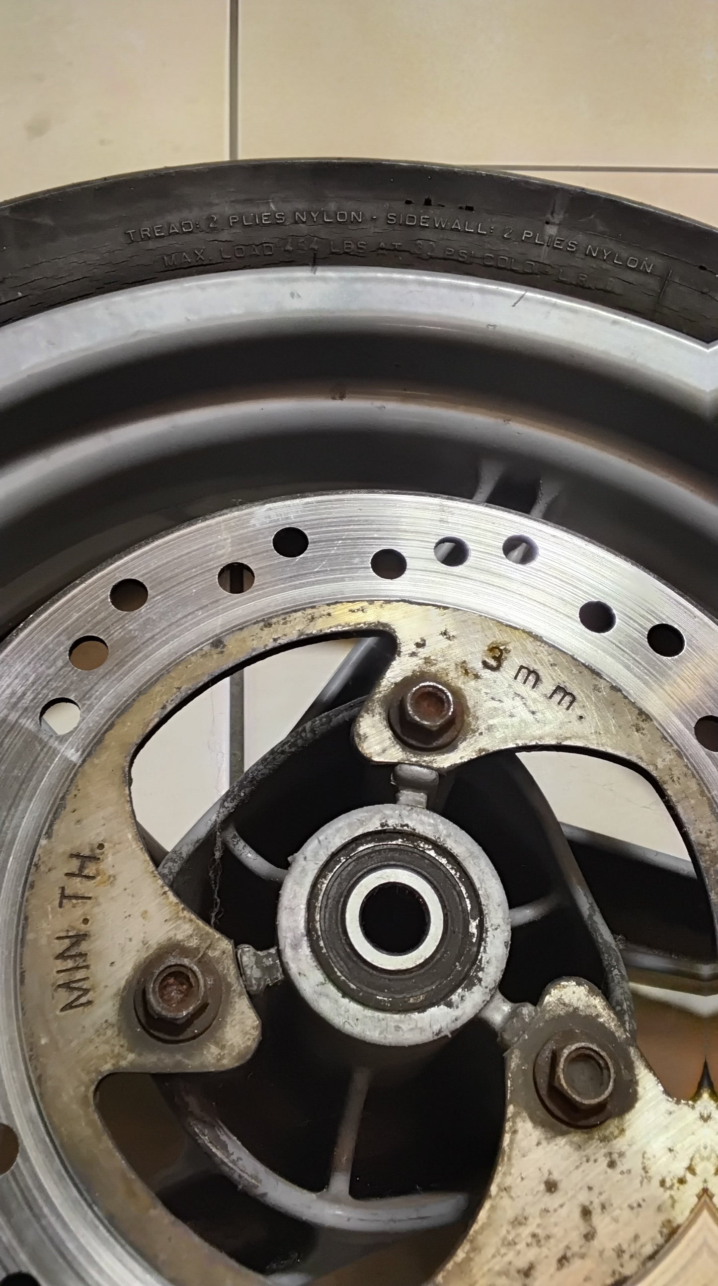 Aprilia sr 50 Felge vorne mit Bremsscheibe