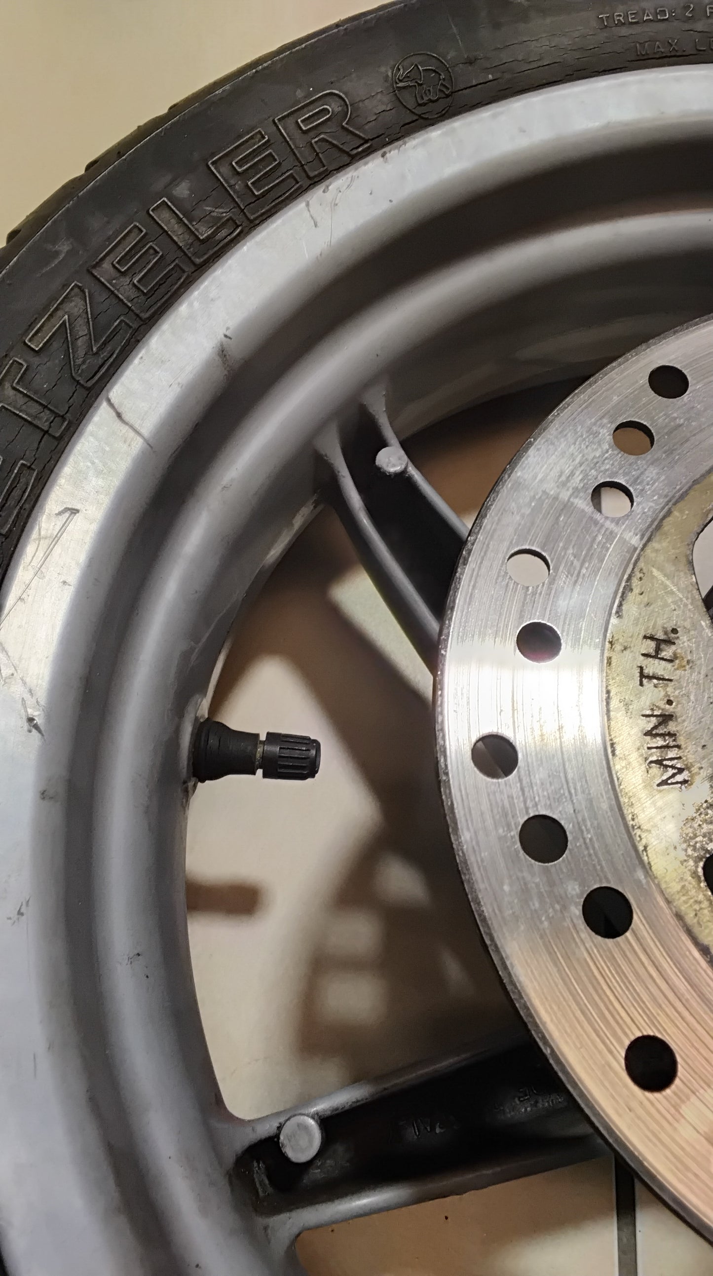 Aprilia sr 50 Felge vorne mit Bremsscheibe