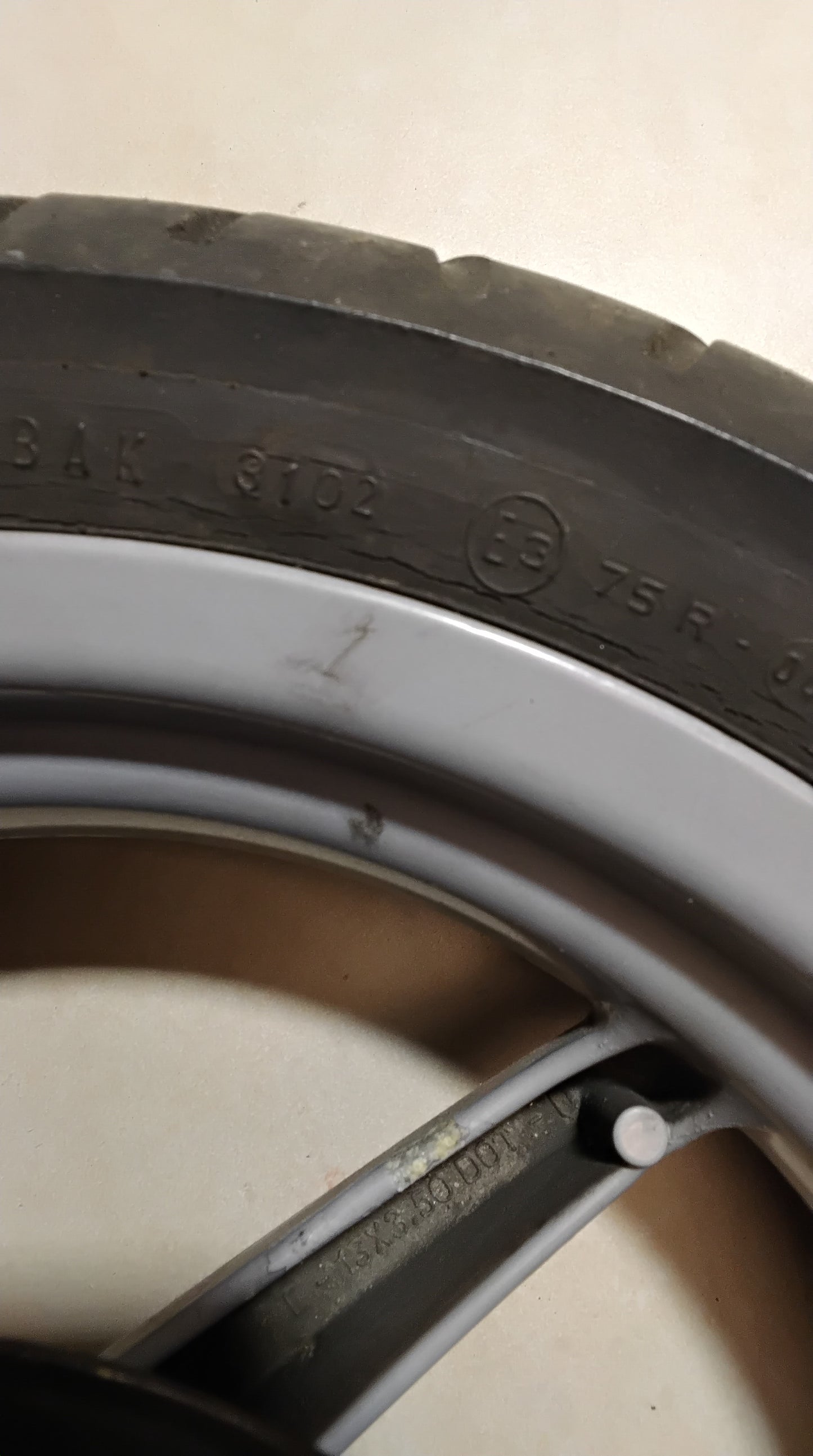 Aprilia sr 50 Felge vorne mit Bremsscheibe